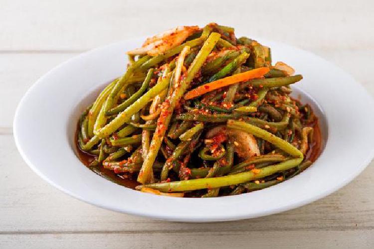 고구마줄기김치 요리, 이렇게 맛있을 줄이야? 한 번 먹으면 멈출 수 없는 여름 별미!